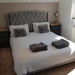 On Windermere, Lovely For 4 With Parking *