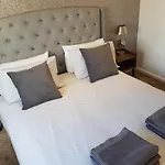 Сasa de vacaciones On Windermere, Lovely For 4 With Parking