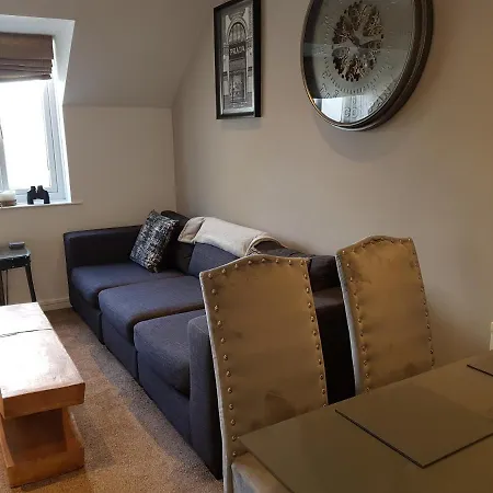 Holiday home On Windermere, Lovely For 4 With Parking *