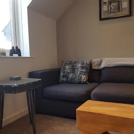 Holiday home On Windermere, Lovely For 4 With Parking *