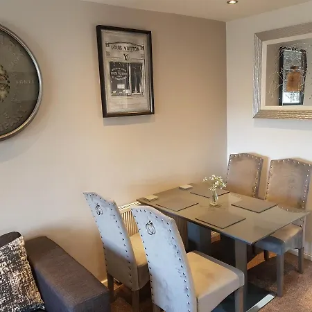 Holiday home On Windermere, Lovely For 4 With Parking Bowness-on-Windermere