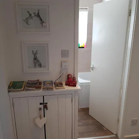 On Windermere, Lovely For 4 With Parking * Bowness-on-Windermere