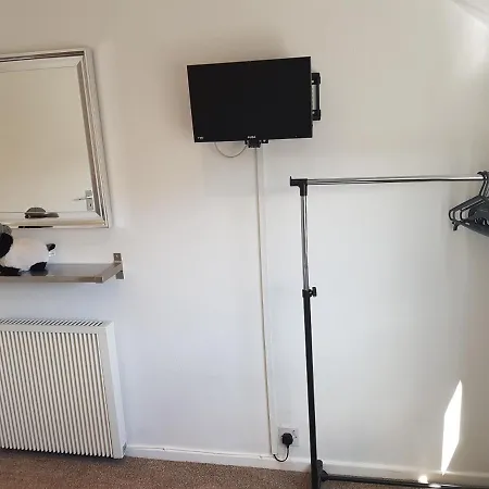 On Windermere, Lovely For 4 With Parking *