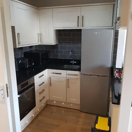 Holiday home On Windermere, Lovely For 4 With Parking