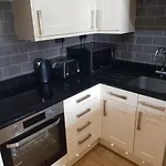 On Windermere, Lovely For 4 With Parking